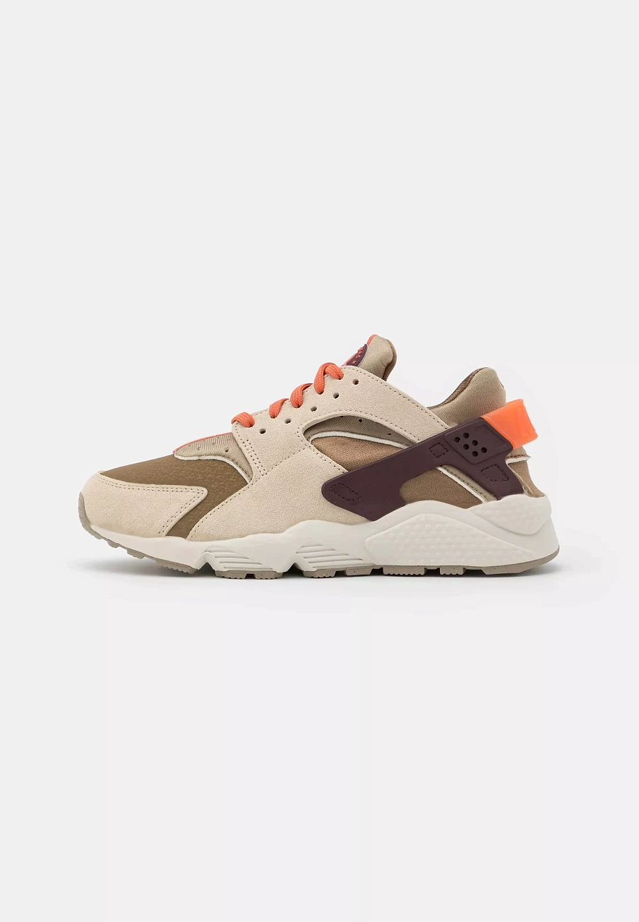 Фото № 1 с приближением к товару «‎AIR HUARACHE»