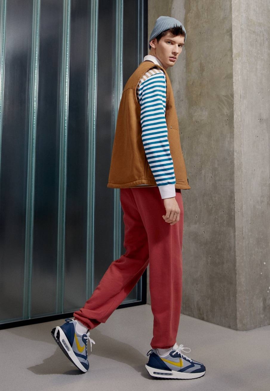 Фото № 1 с приближением к товару «‎Nike Air Max Dawn »
