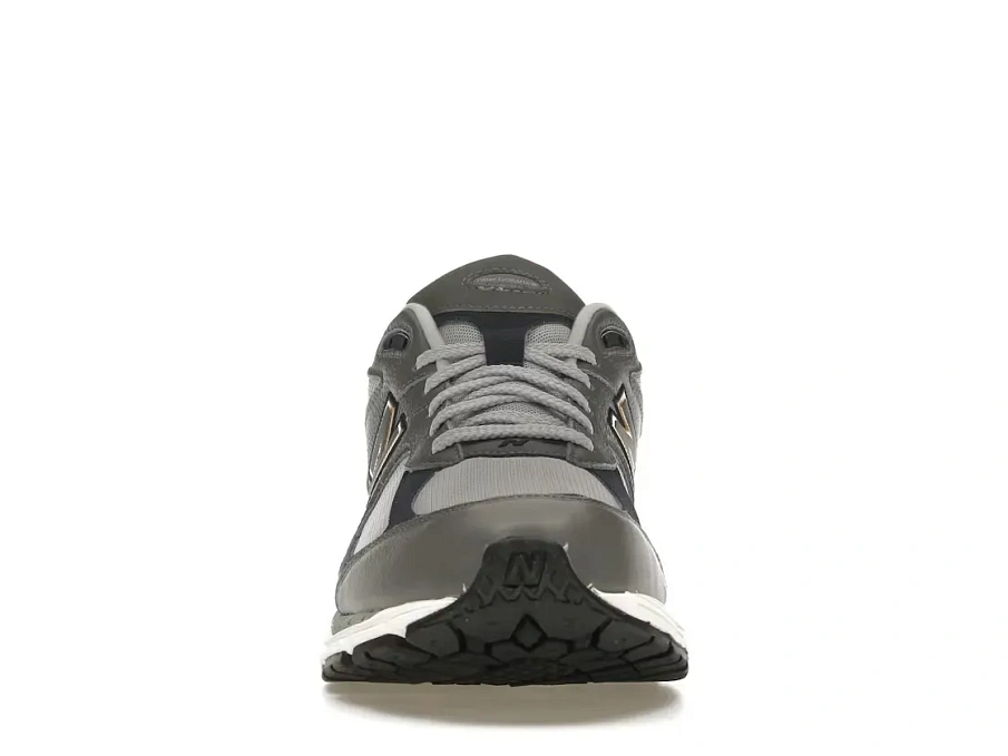 Фото № 2 с приближением к товару «‎New Balance 2002R»