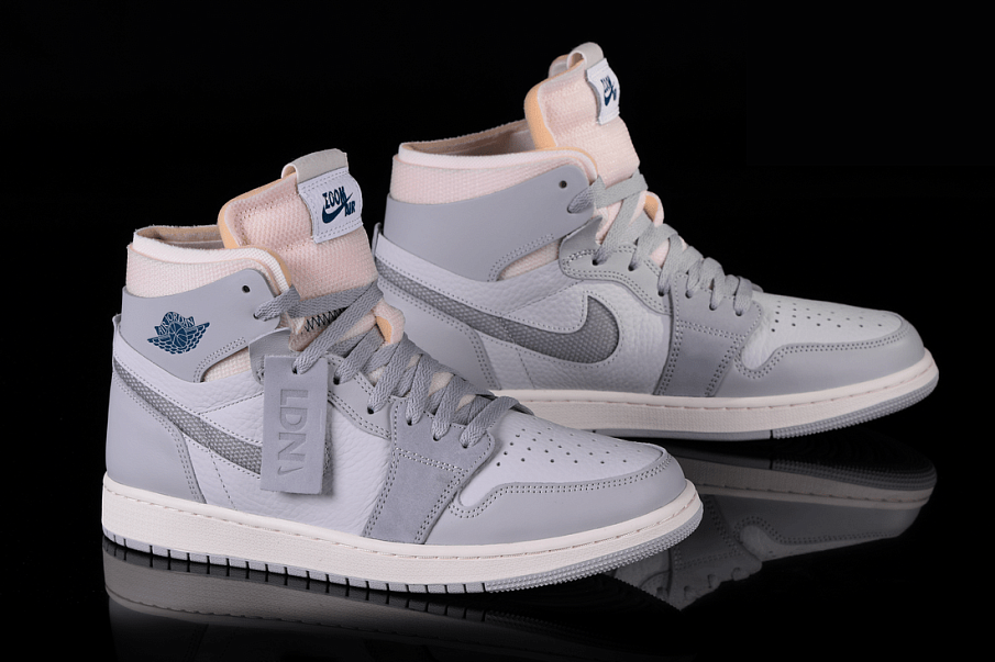 Фото № 3 с приближением к товару «‎Nike Air Jordan 1 Retro Zoom Air Comfort London »