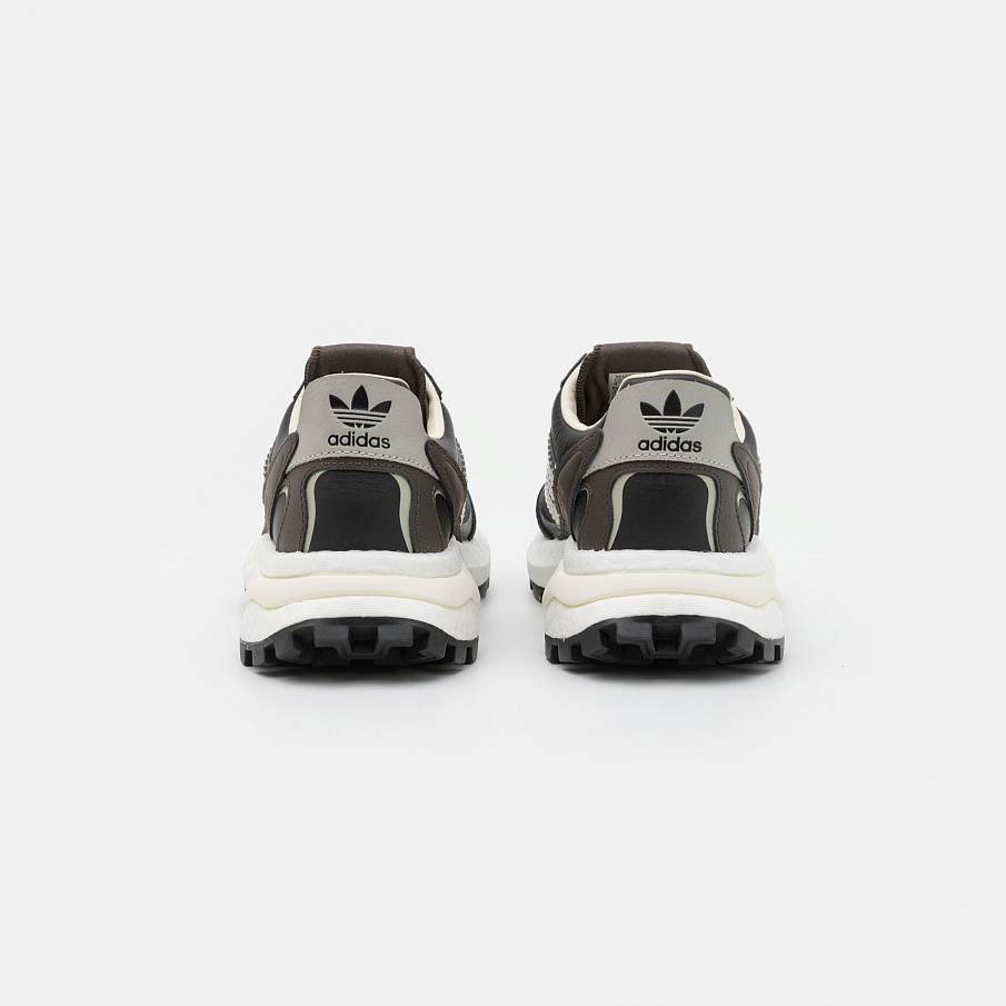 Фото № 3 с приближением к товару «‎Adidas Retropy P9 »