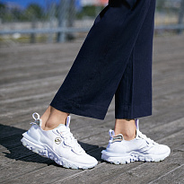 Фото № 4 с приближением к товару «‎Nike React V2 »