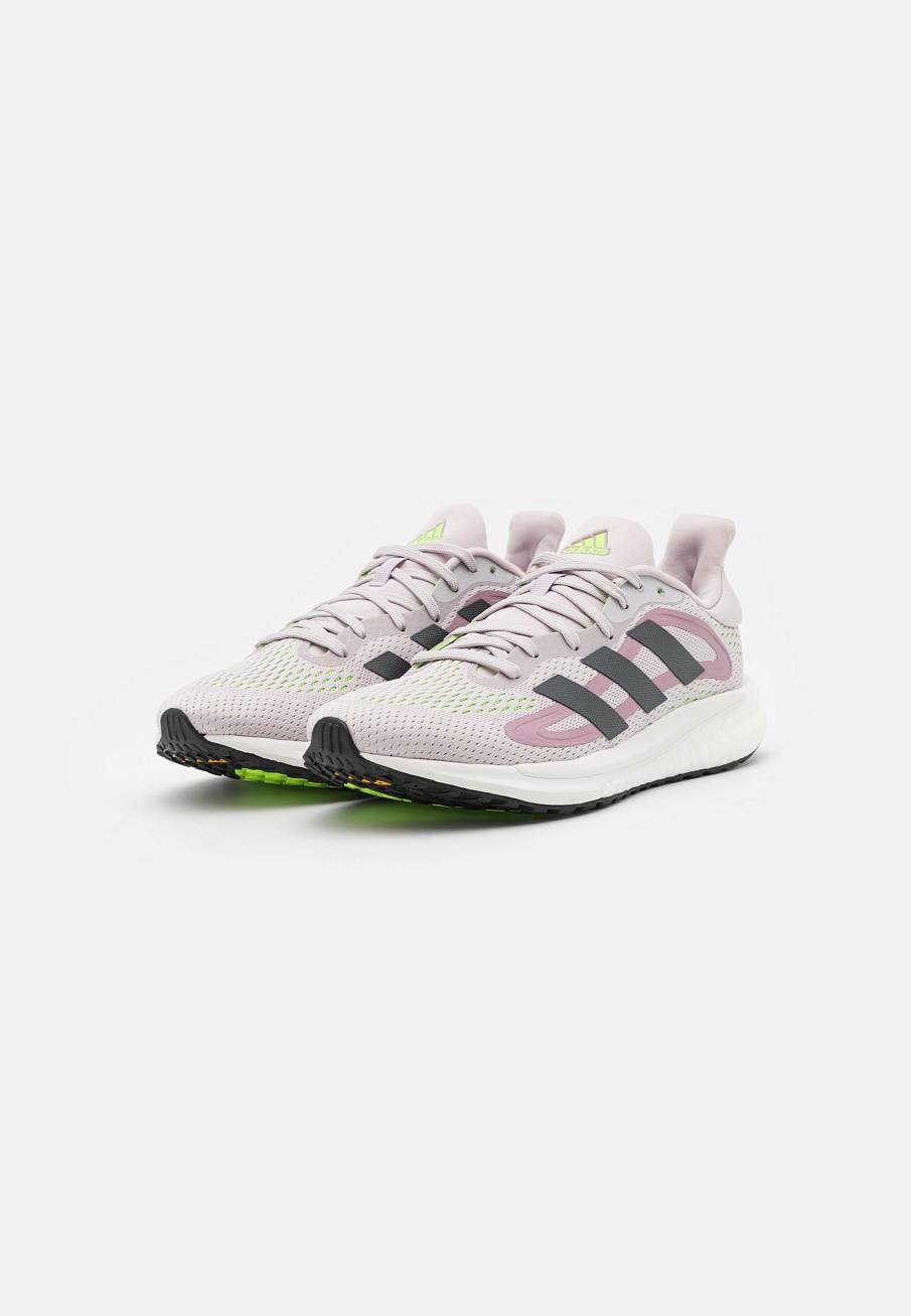 Фото № 2 с приближением к товару «‎Adidas Solarglide 4»