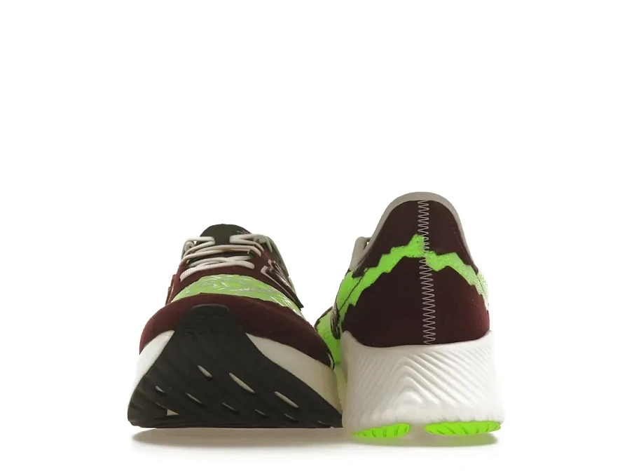 Фото № 4 с приближением к товару «‎New Balance FuelCell RC Elite v2 SI»