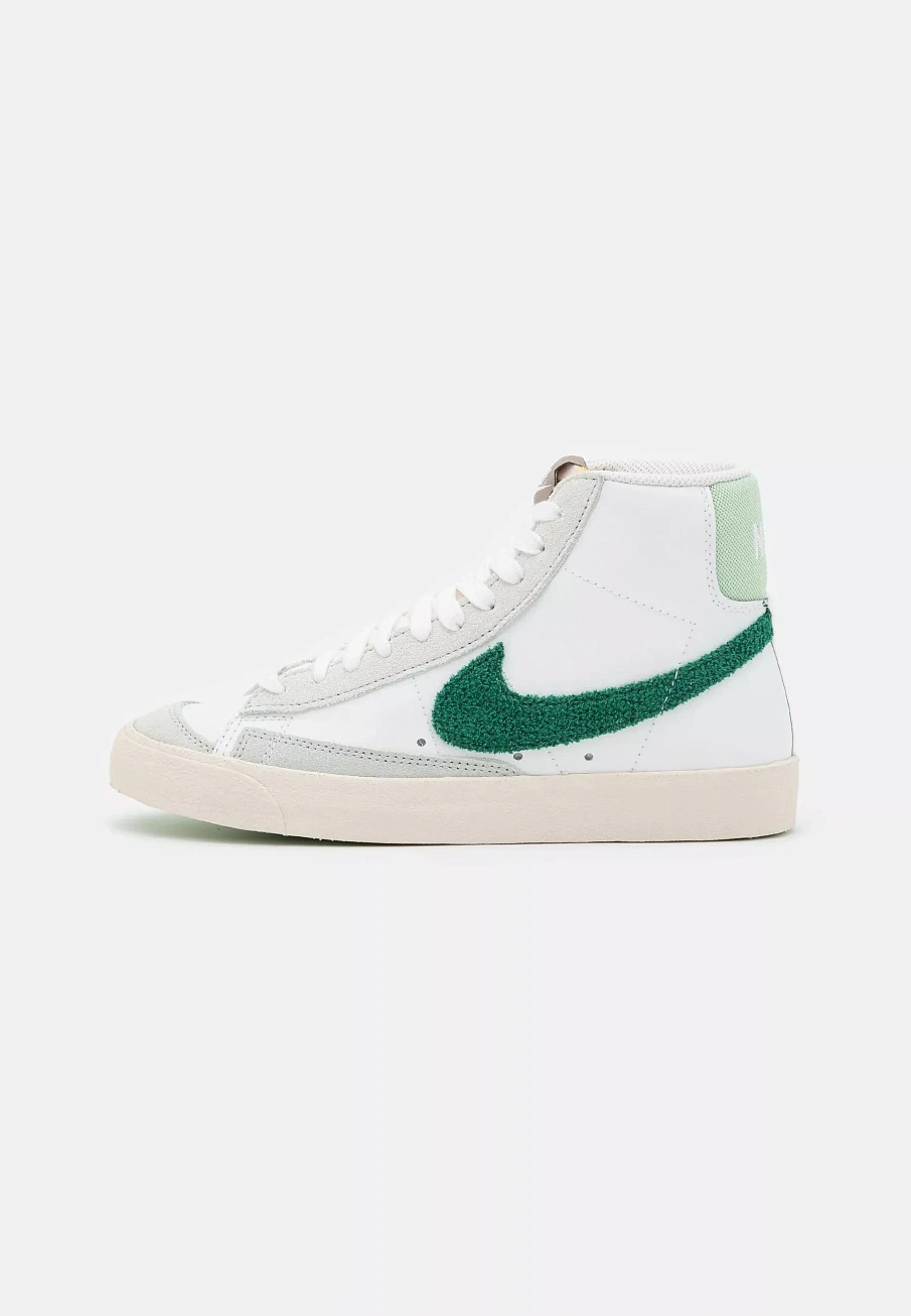 Фото № 1 с приближением к товару «‎W BLAZER MID 77»
