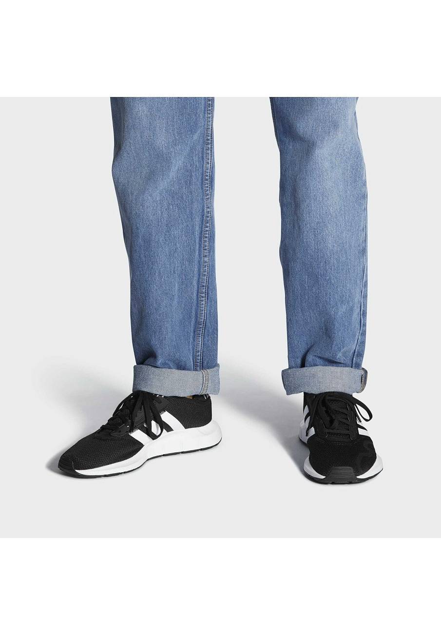 Фото № 2 с приближением к товару «‎Adidas Swift »