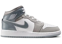 Фото № 1 с приближением к товару «‎Jordan 1 Mid»