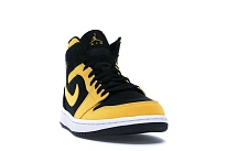 Фото № 3 с приближением к товару «‎Jordan 1 Mid Reverse New Love»