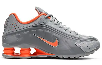 Nike Shox R4 GS 'Light Smoke Grey Hyper Crimson' (CW2626-001) - 2