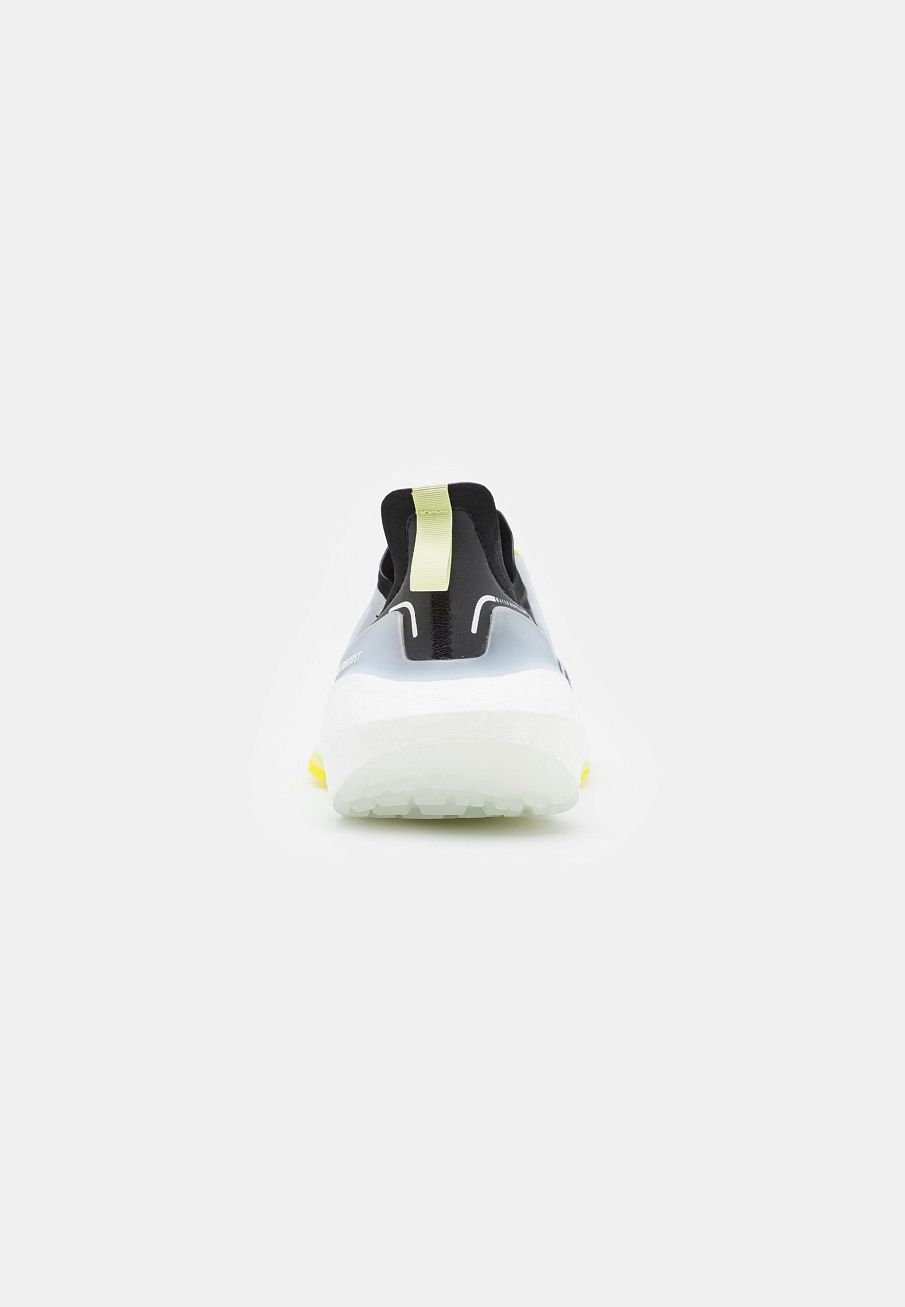 Фото № 4 с приближением к товару «‎Adidas Ultraboost 21 »