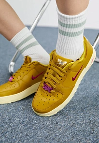 Фото № 2 с приближением к товару «‎AIR FORCE 1 '07 SE»