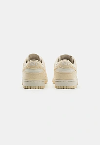 Фото № 3 с приближением к товару «‎DUNK LOW»
