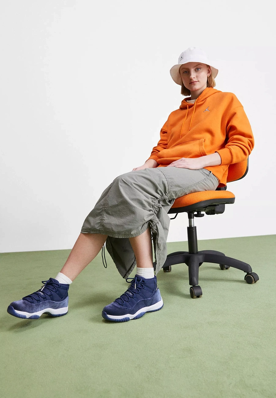 Фото № 3 с приближением к товару «‎WMNS AIR JORDAN 11 RETRO»