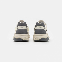 Фото № 3 с приближением к товару «‎Adidas Oztral »