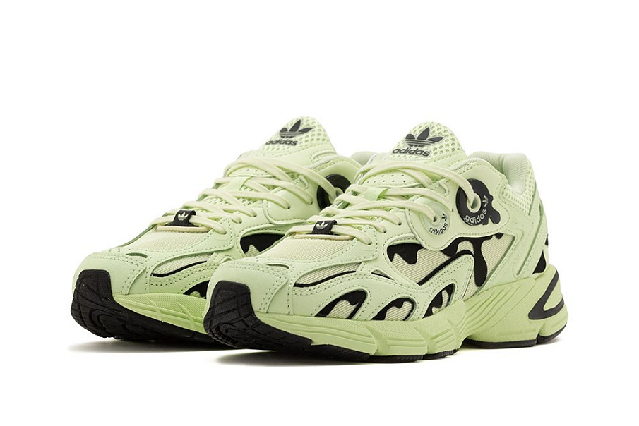 Фото № 4 с приближением к товару «‎Adidas Astir W»