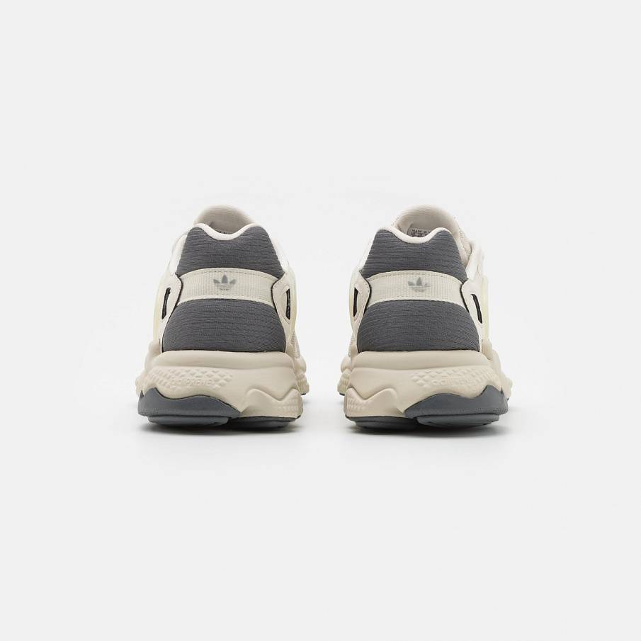 Фото № 3 с приближением к товару «‎Adidas Oztral »