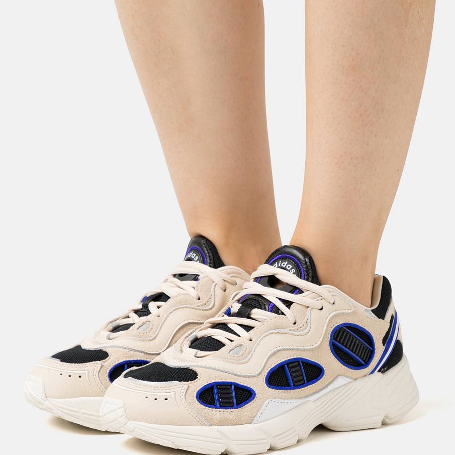 Фото № 2 с приближением к товару «‎Adidas Astir »