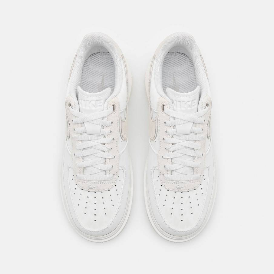 Фото № 4 с приближением к товару «‎Nike Air Force 1 Luxe Ho21 »