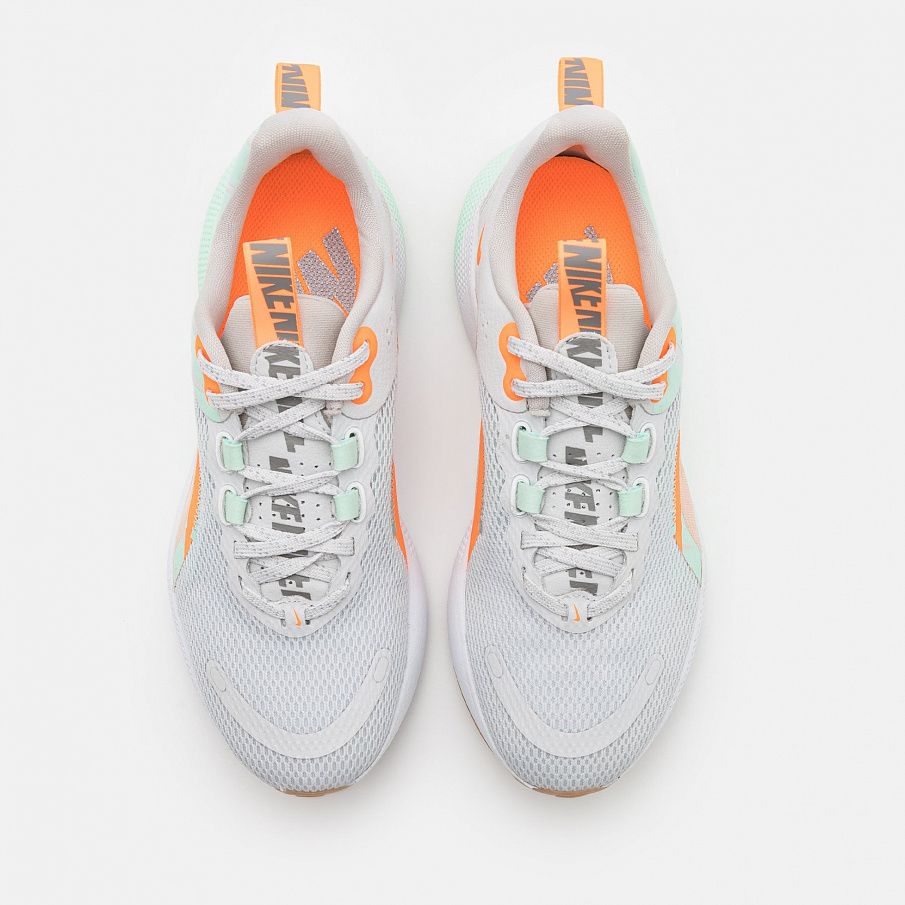 Фото № 4 с приближением к товару «‎Nike W React Escape RN 2 Prm»