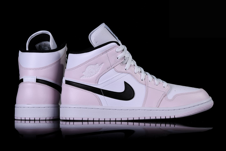 Фото № 2 с приближением к товару «‎Nike Air Jordan 1 Retro Wmns Barely Rose»