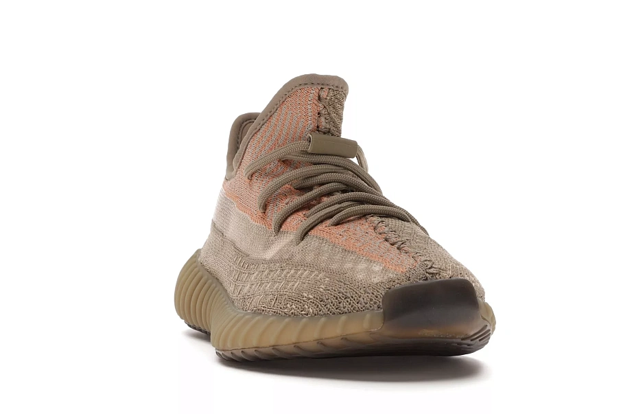 Фото № 1 с приближением к товару «‎adidas Yeezy Boost 350 V2 Sand Taupe»