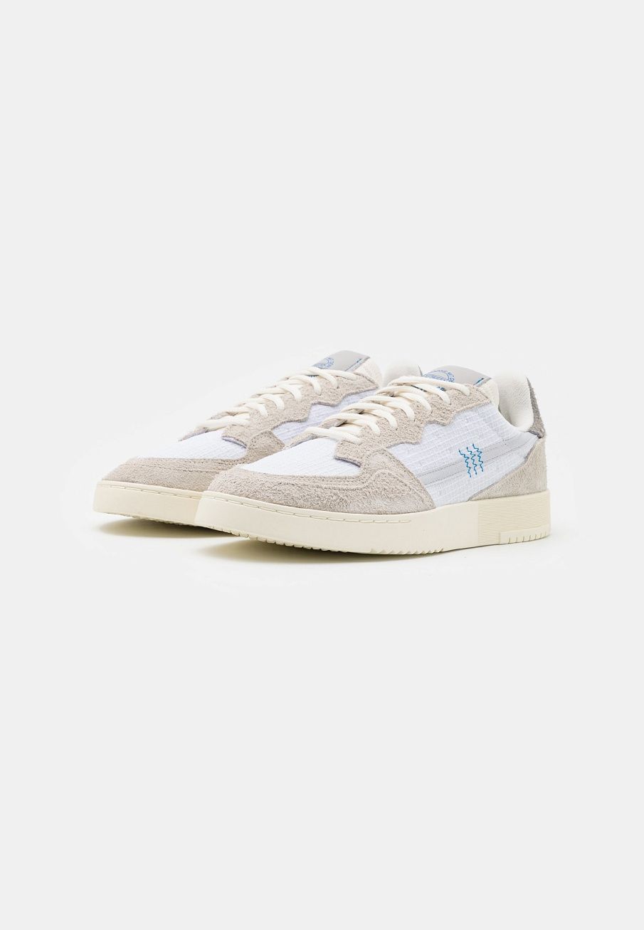 Фото № 4 с приближением к товару «‎Adidas Supercourt »