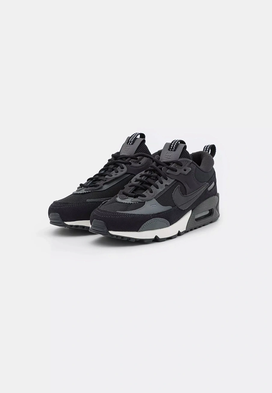 Фото № 3 с приближением к товару «‎W AIR MAX 90 FUTURA»