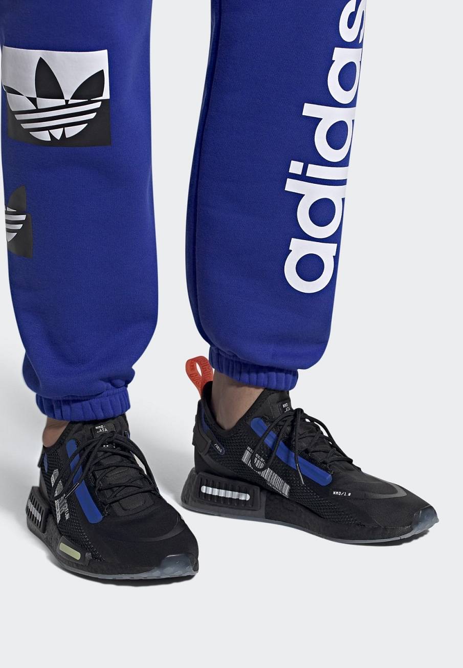 Фото № 1 с приближением к товару «‎Adidas Nmd_r1 Spectoo »