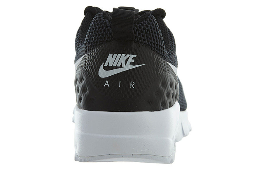 Фото № 4 с приближением к товару «‎Nike Wmns Air Max Motion LW SE Low-Top Running Shoes Black»