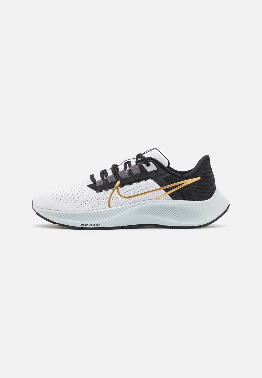 Фото № 1 с приближением к товару «‎Nike Air Zoom Pegasus 38»