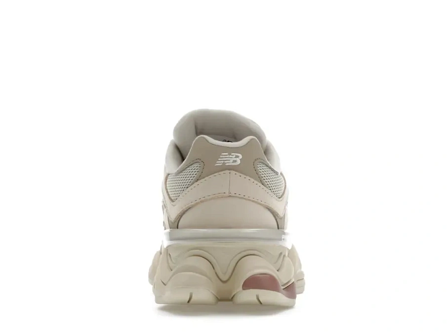 Фото № 4 с приближением к товару «‎New Balance 9060»