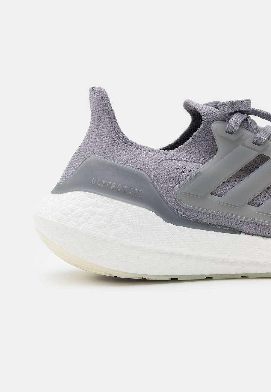 Фото № 4 с приближением к товару «‎Adidas Ultraboost 21»