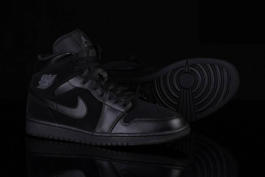 Фото № 2 с приближением к товару «‎Nike Air Jordan 1 Mid Dark»