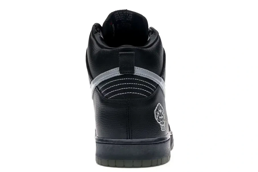 Фото № 4 с приближением к товару «‎Nike Dunk High»