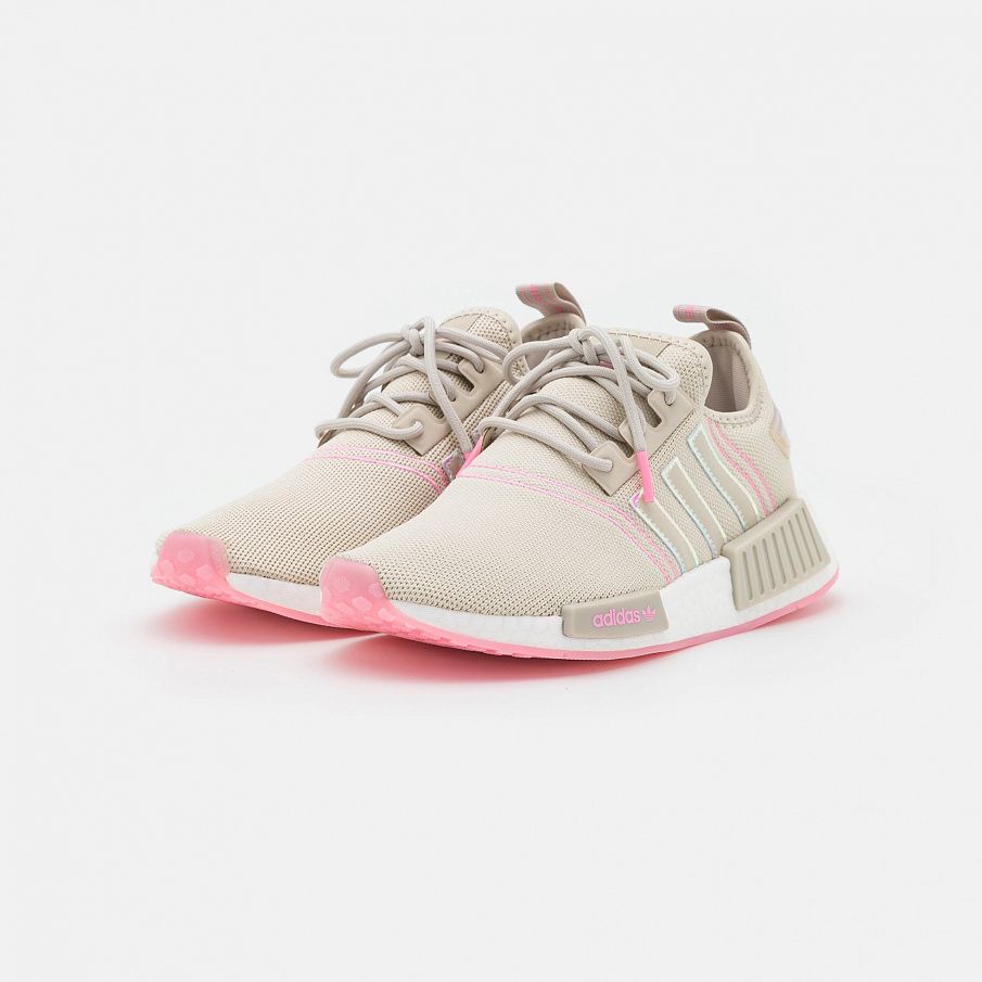 Фото № 3 с приближением к товару «‎Adidas Nmd_r1 »