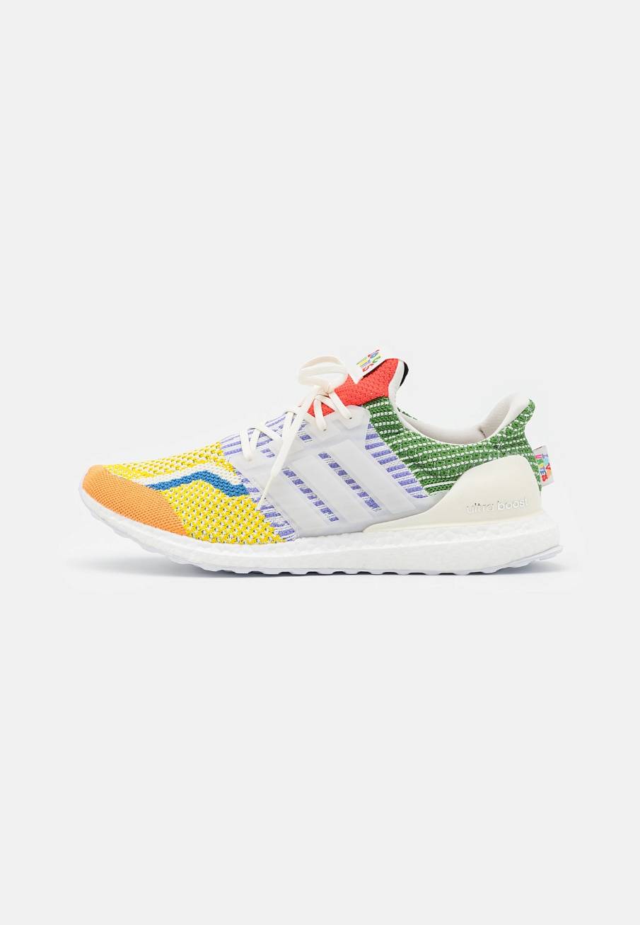 Фото № 1 с приближением к товару «‎Adidas Ultraboost 5.0 Dna Pride »