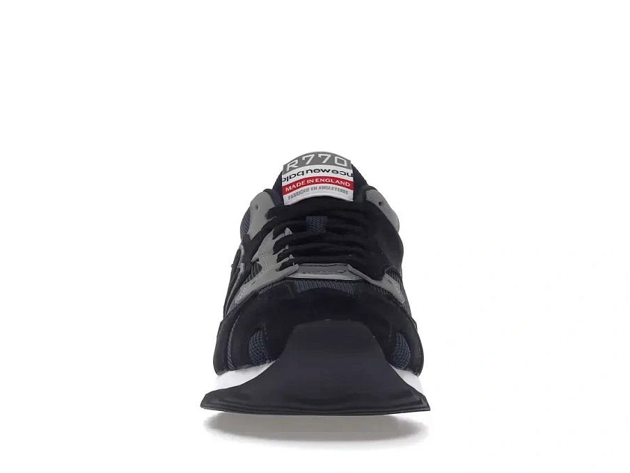 Фото № 2 с приближением к товару «‎New Balance R770»