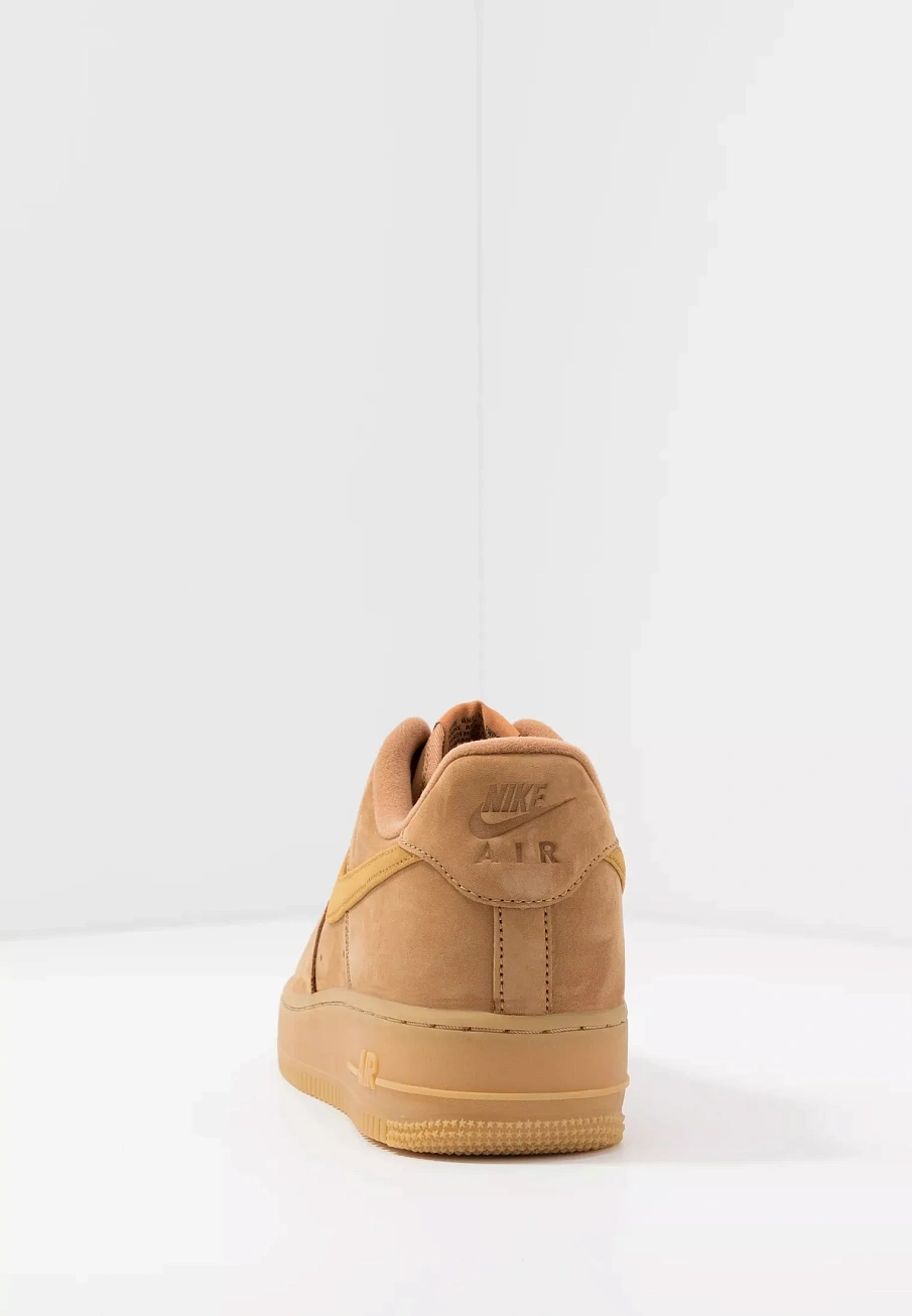 Фото № 2 с приближением к товару «‎AIR FORCE 1 '07»