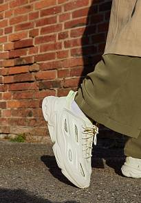 Фото № 3 с приближением к товару «‎Adidas Ozweego Helmet Open »