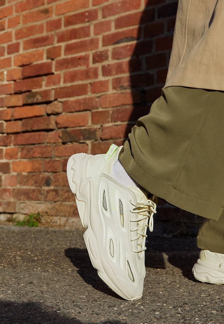 Фото № 3 с приближением к товару «‎Adidas Ozweego Helmet Open »