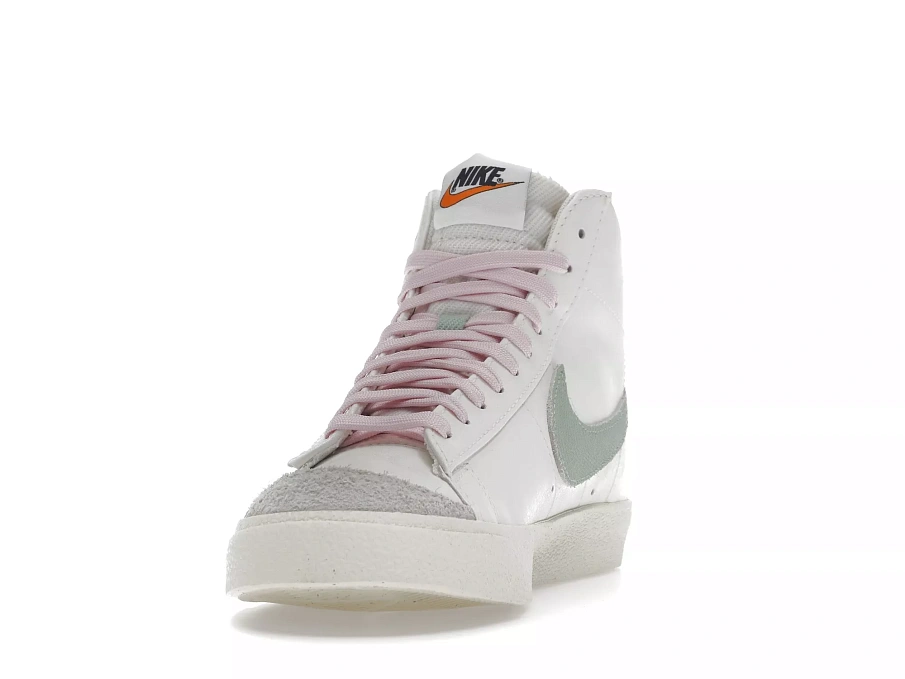Фото № 2 с приближением к товару «‎Nike Blazer Mid 77 Premium Certified Fresh»