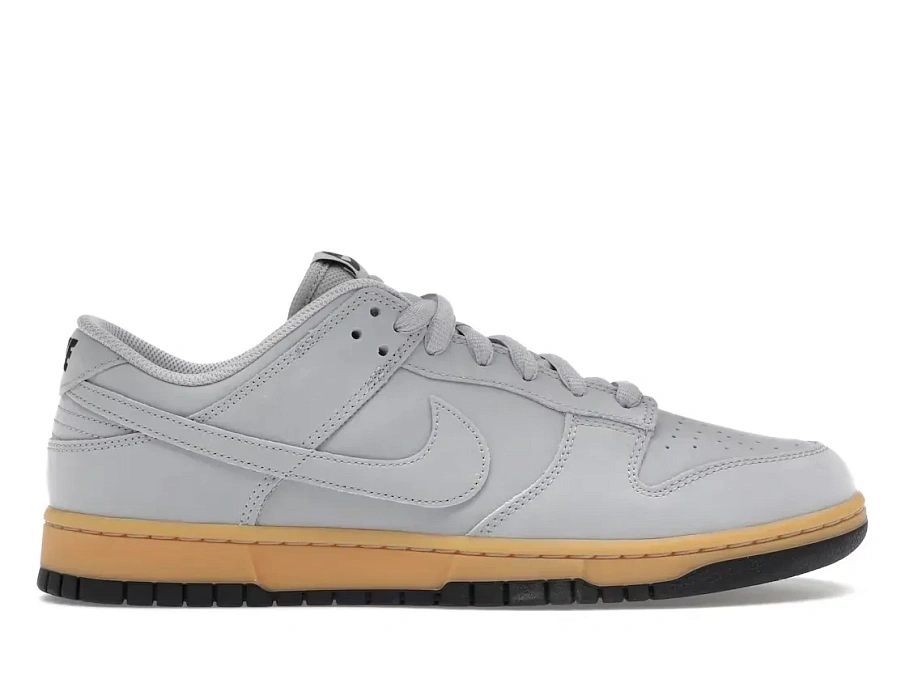 Фото № 1 с приближением к товару «‎Nike Dunk Low»