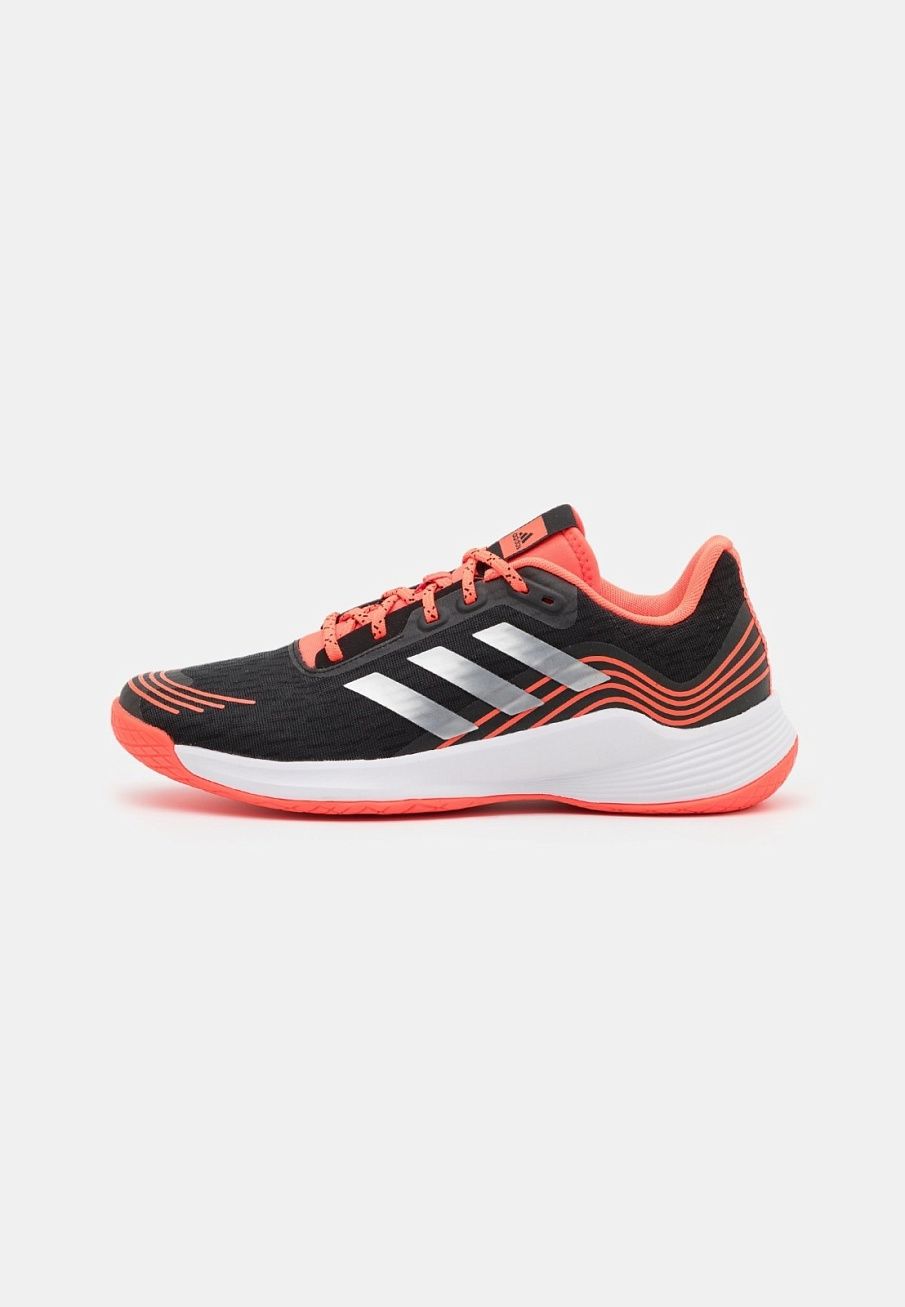 Фото № 1 с приближением к товару «‎Adidas Novaflight»