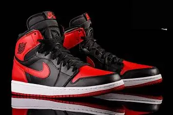 Nike Air Jordan 1 Retro OG Banned  - 3