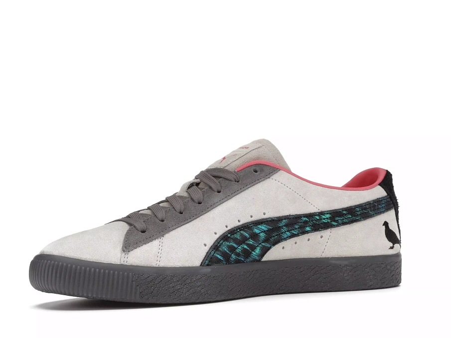 Фото № 6 с приближением к товару «‎Puma Suede atmos Staple»