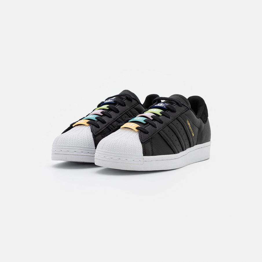 Фото № 3 с приближением к товару «‎Adidas Superstar »