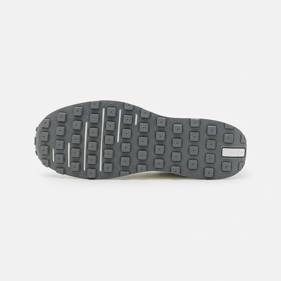 Фото № 5 с приближением к товару «‎Nike Waffle One SE»