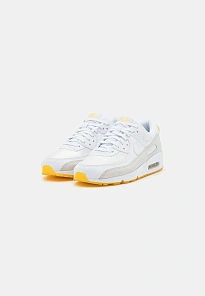 Фото № 4 с приближением к товару «‎AIR MAX»