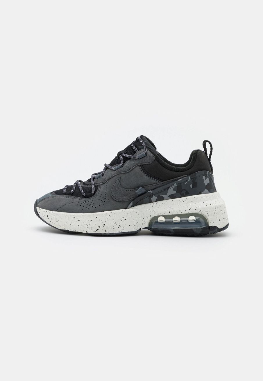 Фото № 1 с приближением к товару «‎Nike Air Max Verona 2.0 »