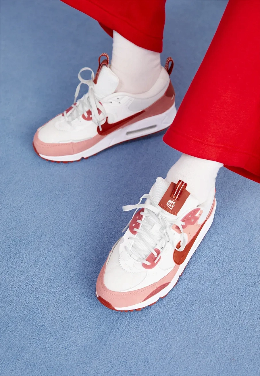 Фото № 2 с приближением к товару «‎AIR MAX 90 FUTURA»